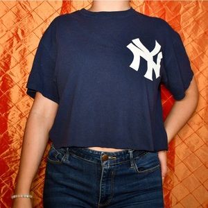 self cropped yankee tshirt